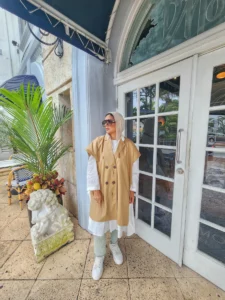 Cubic Trench in Beige