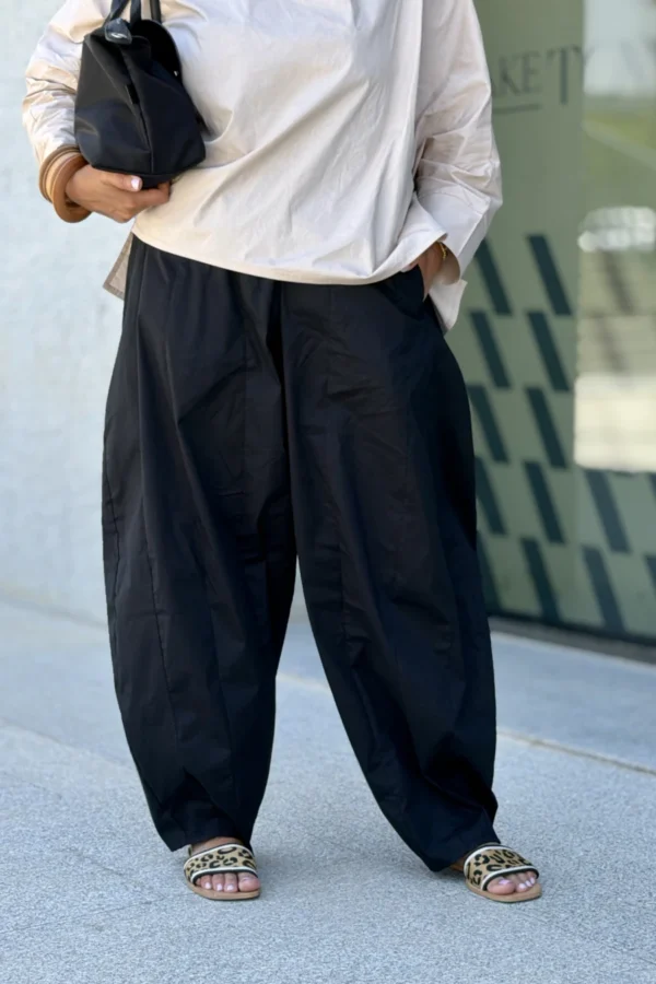 Nova Pants in Black